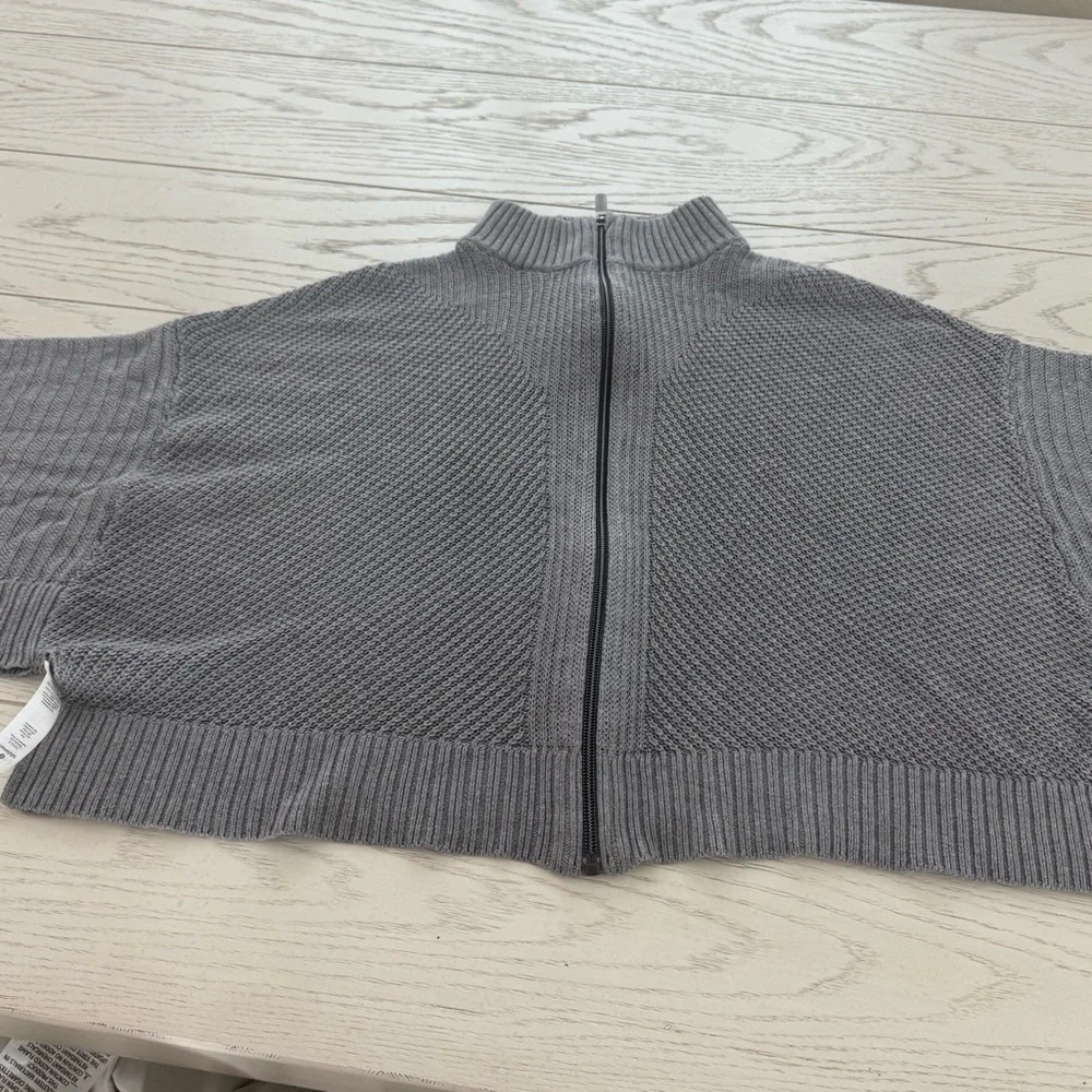 Lululemon Athletica Heather Gray Knit Top